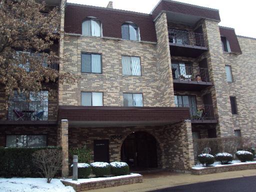 2005 Valencia Dr. #209, Northbrook, IL 60062