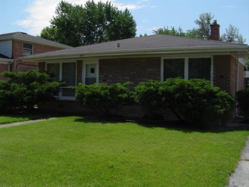 1035 Riverview Dr., South Holland, IL 60473