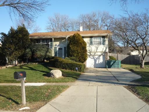 2S111 Glen Ave., Lombard, IL 60148