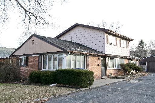 9925 Harnew Road East, Oak Lawn, IL 60453