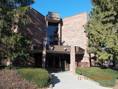 3110 Pheasant Creek Dr. #214, Northbrook, IL 60062