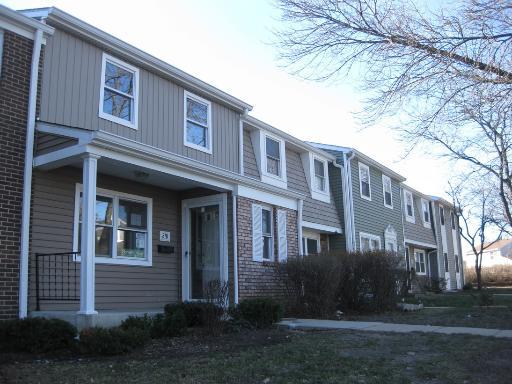810 Dunbar Ct., Schaumburg, IL 60194