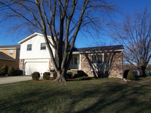 1660 Kingsdale Rd., Hoffman Estates, IL 60169
