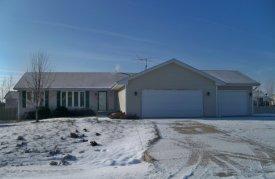 158 Autumnwood Ln., Davis Junction, IL 61020