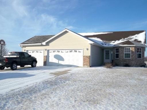 201 Joe Dr., Amboy, IL 61310