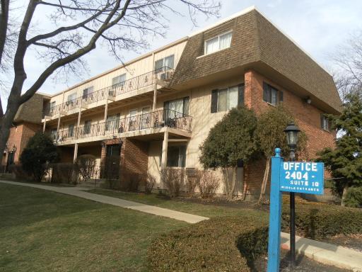 2404 Algonquin Rd. #1, Rolling Meadows, IL 60008