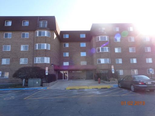 300 S Roselle Rd. #416, Schaumburg, IL 60193