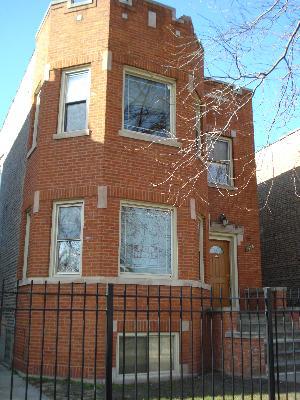 7956 S Kingston Ave., Chicago, IL 60617