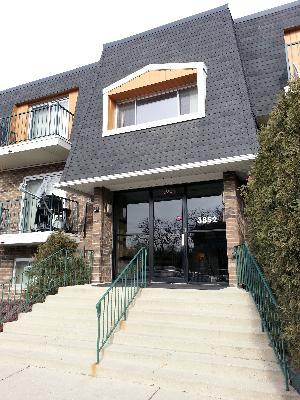3852 S Parkway Dr. #1E, Northbrook, IL 60062