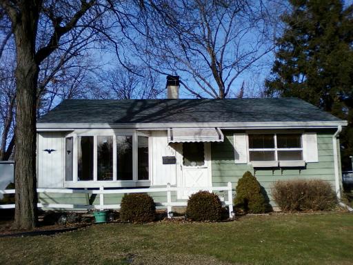 2302 Sigwalt St., Rolling Meadows, IL 60008