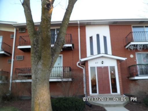 27 Willow Way #105, Westmont, IL 60559
