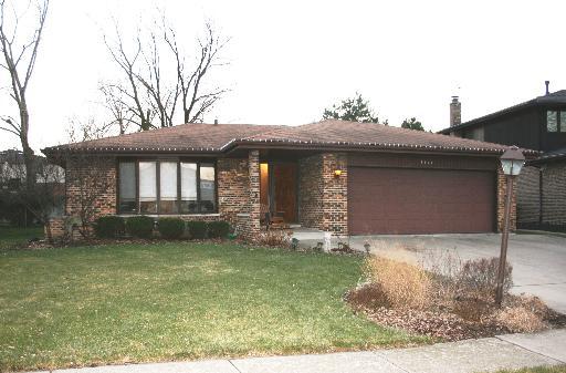 8105 Valley Dr., Palos Hills, IL 60465