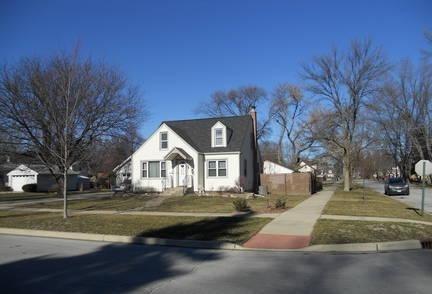 894 Greenview Ave., Des Plaines, IL 60016