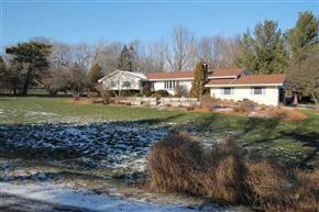 6816 Westgate Rd., Roscoe, IL 61073