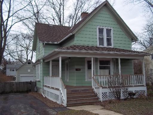 325 Douglas Ave., Crystal Lake, IL 60014
