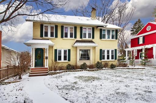 425 N Park Blvd., Glen Ellyn, IL 60137
