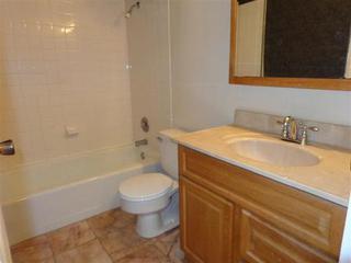 120 Lakeview Dr. #219, Bloomingdale, IL 60108