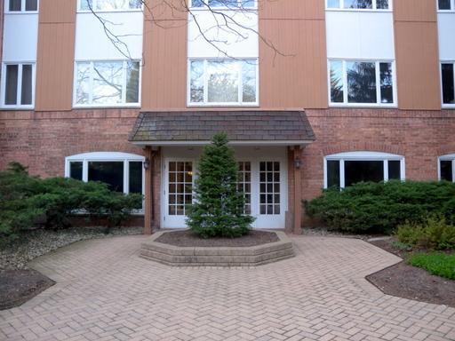 205 Rivershire Ln. #214, Lincolnshire, IL 60069