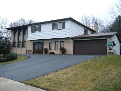 6S555 Bridlespur Dr., Naperville, IL 60540