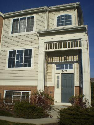 707 Hanbury Dr., Des Plaines, IL 60016