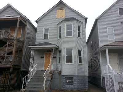 8733 S Escanaba Ave., Chicago, IL 60617