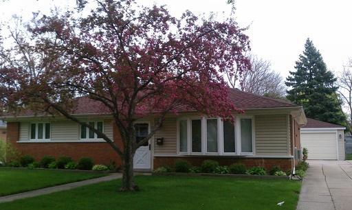 1091 E Grant Dr., Des Plaines, IL 60016