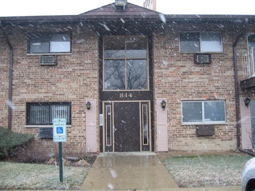 814 E Old Willow Rd. #212, Prospect Heights, IL 60070