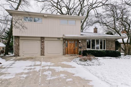 722 Illinois Rd., Wilmette, IL 60091