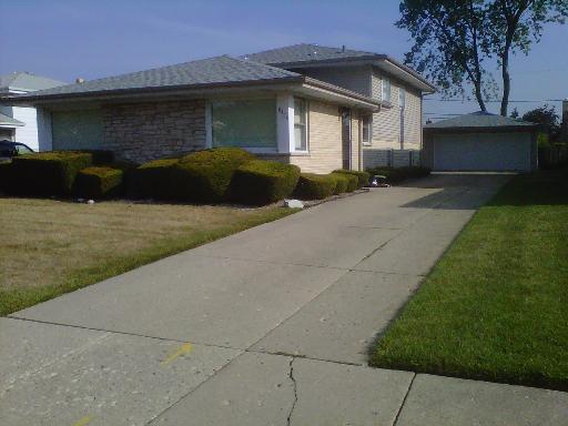 8426 W Betty Ter., Niles, IL 60714