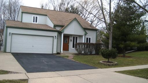 1610 Charles Ave., Algonquin, IL 60102