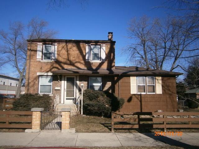 249 Geneva Ave., Bellwood, IL 60104