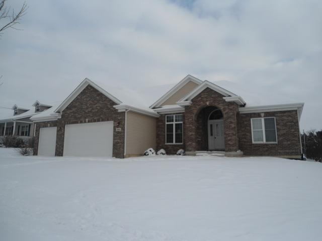 924 Wells Dr., Sycamore, IL 60178
