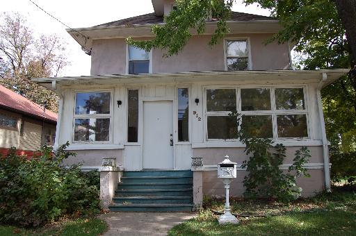 912 Somonauk St., Sycamore, IL 60178