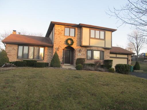 8 Hilltop Ct., Lemont, IL 60439