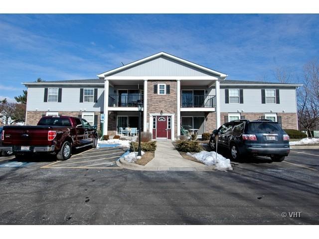 935 Golf Course Rd. #1, Crystal Lake, IL 60014