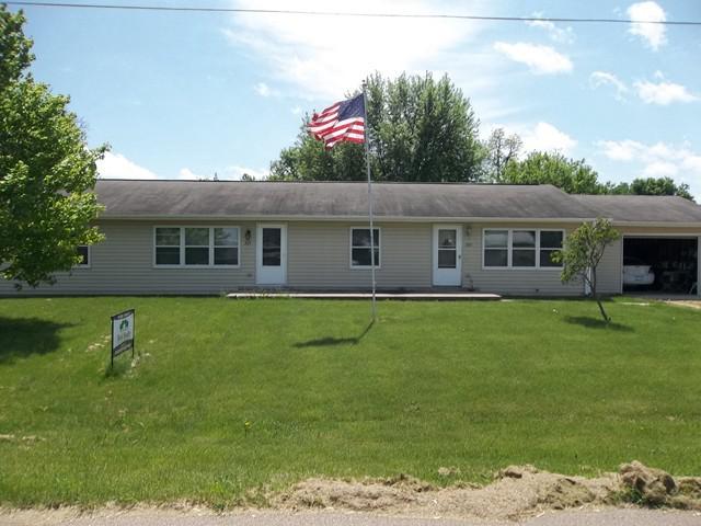 303 W Pieronnet, Amboy, IL 61310