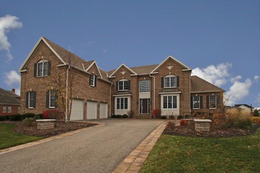 38 Wood Oaks Dr., South Barrington, IL 60010