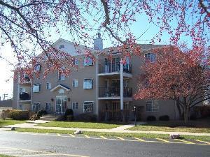 451 Valley Dr. #104, Naperville, IL 60563