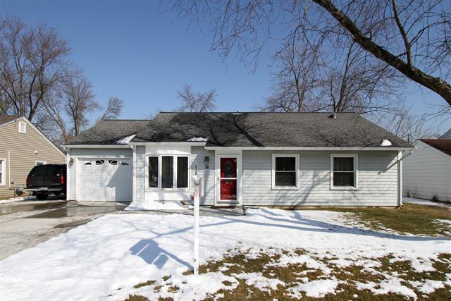 810 Forest Dr., Streamwood, IL 60107