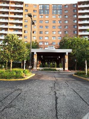 21 Kristin Dr. #621, Schaumburg, IL 60195