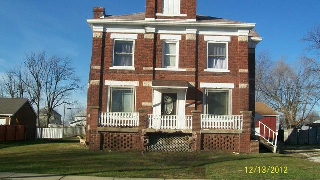 819 S 5th St., Hoopeston, IL 60942