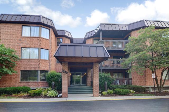 6401 Clarendon Hills Rd. #302, Willowbrook, IL 60527