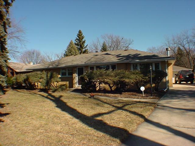6027 S Richmond Ave., Willowbrook, IL 60527