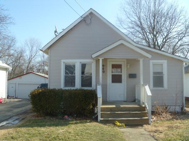 940 Oliver Ave., Aurora, IL 60506