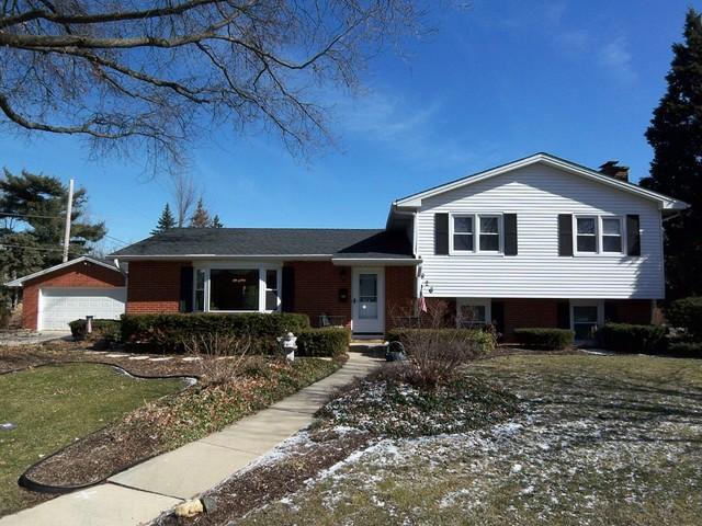 826 Tulip Ln., Naperville, IL 60540