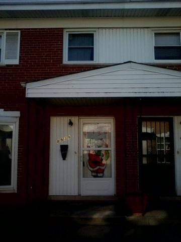 8939 Robin Dr. #B, Des Plaines, IL 60016