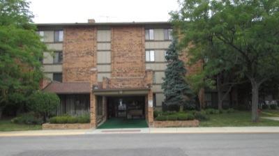 77 Lake Hinsdale Dr. #209, Willowbrook, IL 60527