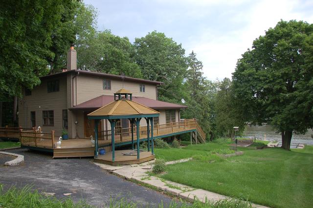 1957 Cary Rd., Algonquin, IL 60102