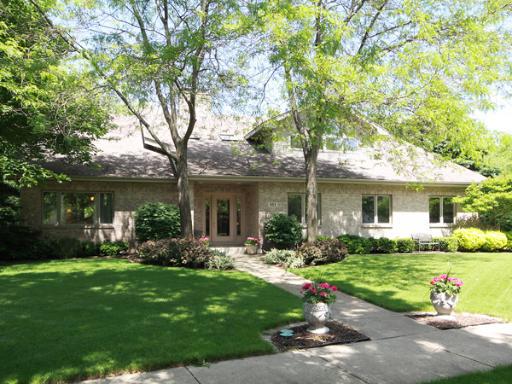 983 Kenilworth Cir., Naperville, IL 60540