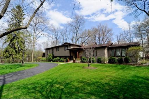 137 Hiawatha Tr., Highland Park, IL 60035